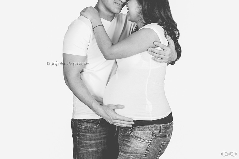 photo femme enceinte noir et blanc