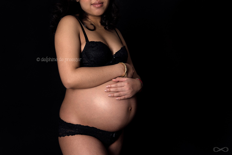 photos femme enceinte en lingerie