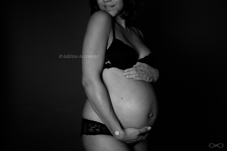 photo de grossesse en noir et blanc Paris 91