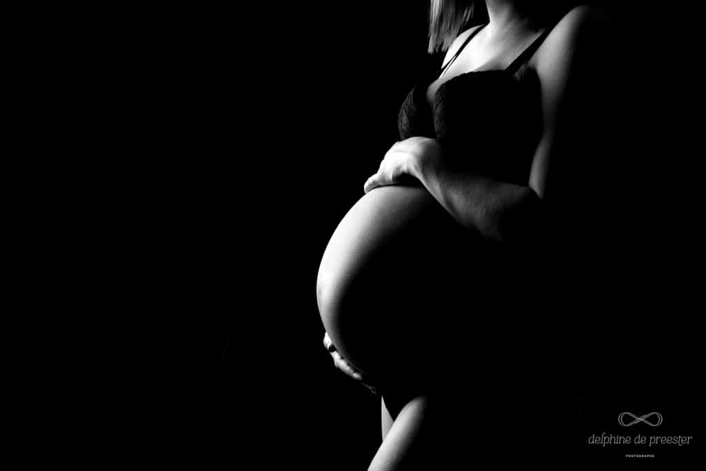 Photos grossesse noir et blanc | Delphine De Preester - Photographe