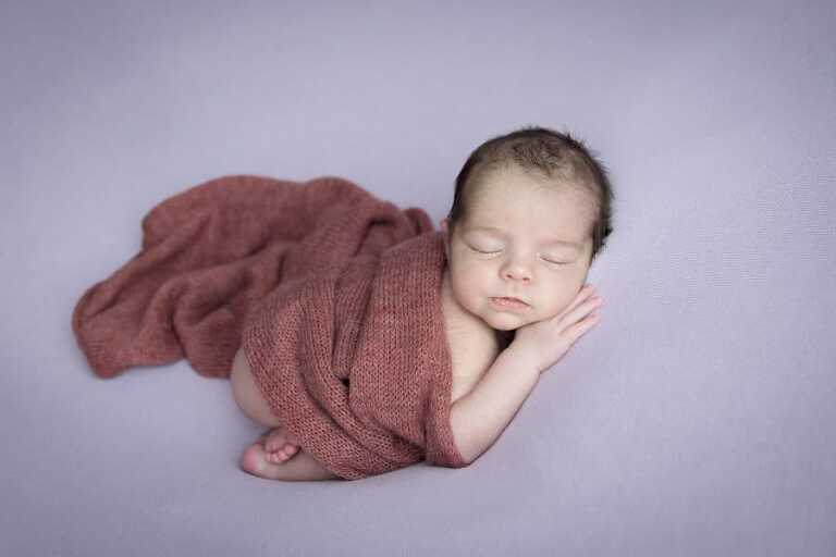 photo nouveau-né studio Bouray-sur-Juine Essonne