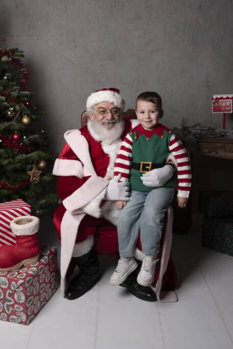 Séance photo de Noël avec le Père Noël au studio à Bouray-sur-Juine