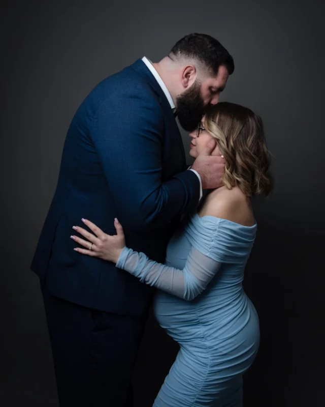 Tu aimerais bien réaliser un shooting photo et/ou tu te dis que ça serait le bon moment. Tu hésites car tu n’en as jamais fait. 
Rassure toi ! Je suis là pour te mettre à l’aise et te guider tout au long de la séance photo.

#futuremaman #babyboom #grossesse2025 #bebe2025 #femmenceinte #bientotmaman #porterlavie #shooting #maternite #photographefemmeenceinte #essonne #shootingphotogrossesse #shootingphoto #shootingphotofemmeenceinte #photocouleur #photographeessonne #photogrossesse #portraitdefamille #juvisy #nikon #photooftheday